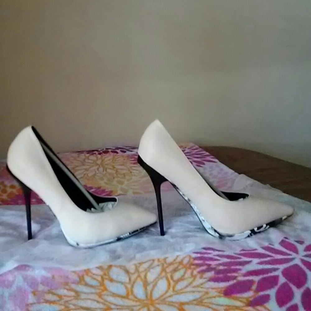 Heels - Picture 8 of 8